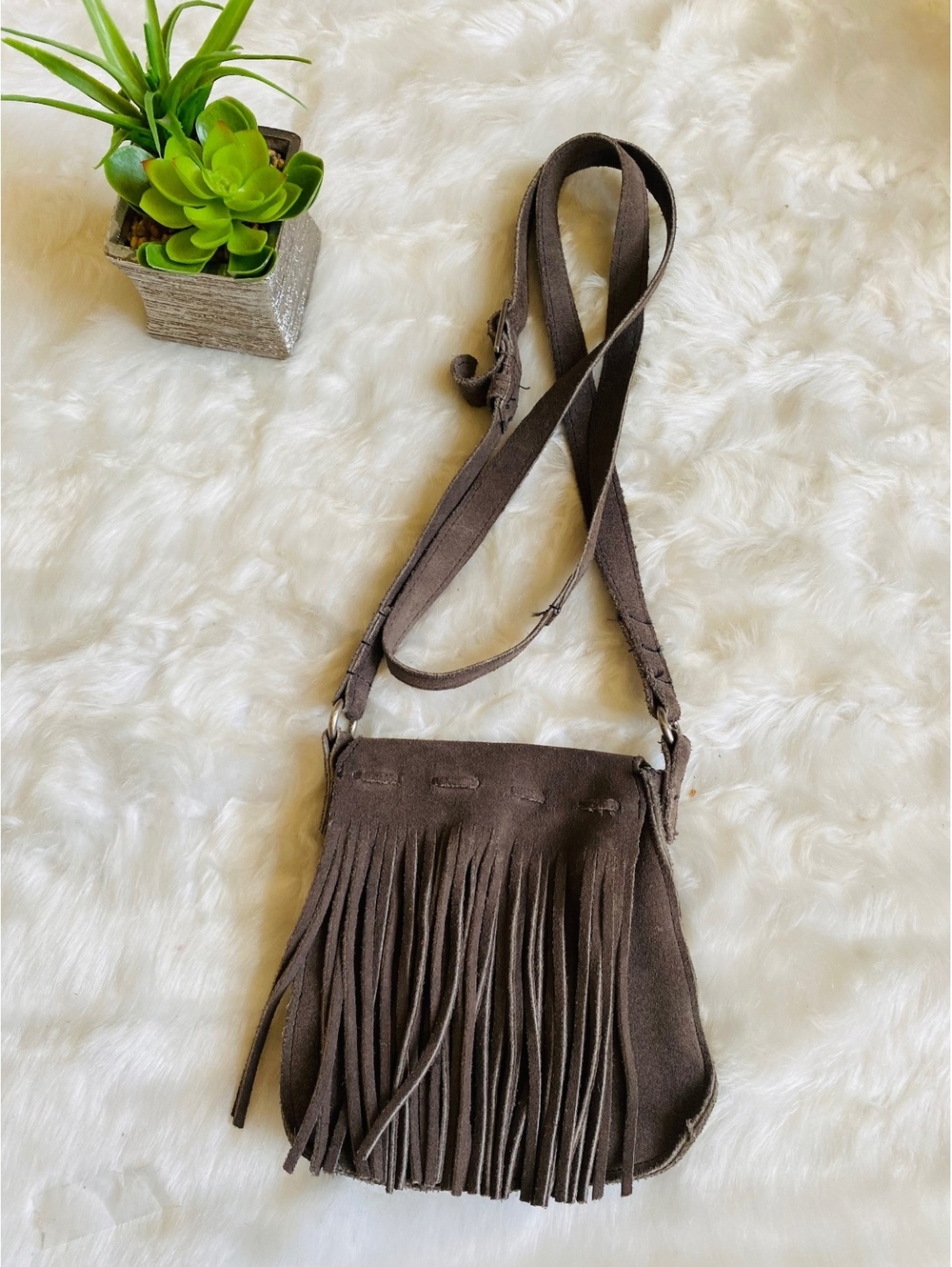 Minnetonka Brown Suede Fringe Crossbody Bag Adjustable Strap